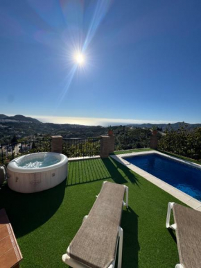 Villa en Frigiliana con piscina, jacuzzi y espectaculares vistas, Frigiliana